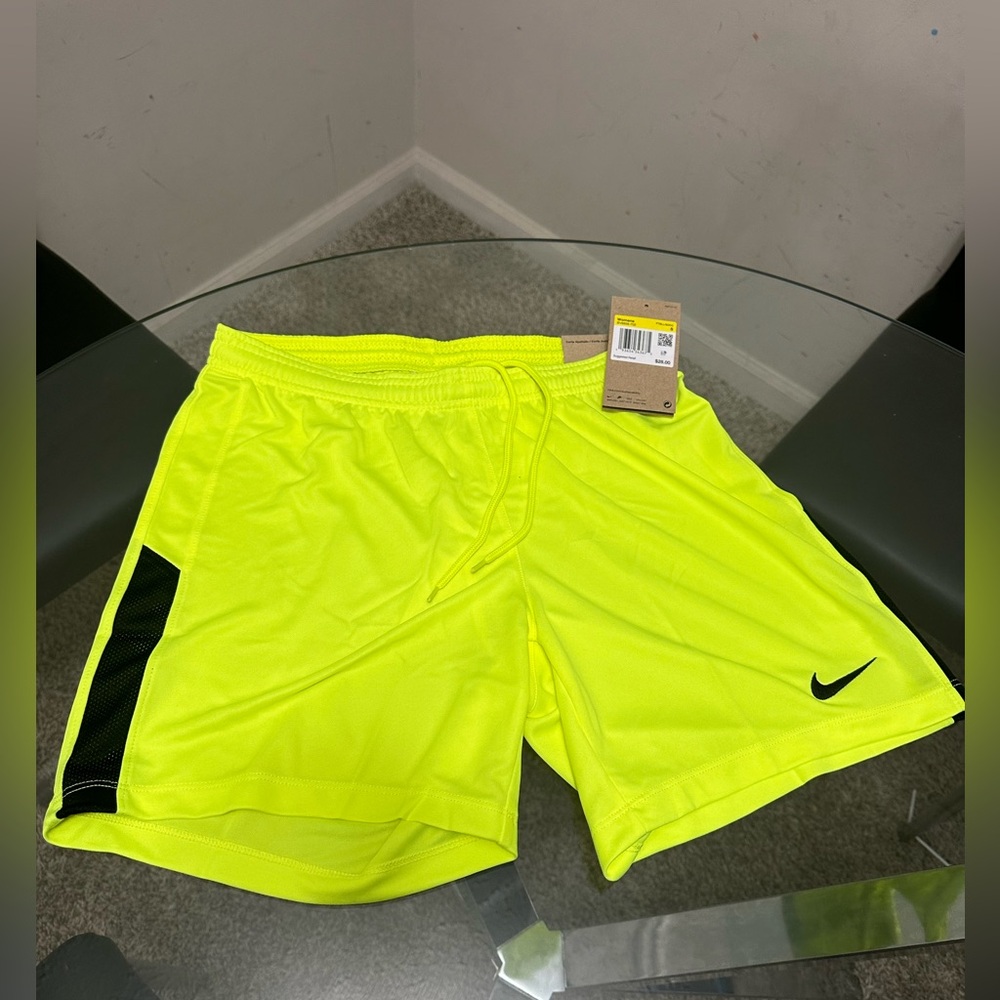 Nike womens soccer/football shorts. NWT SIZE SMALL